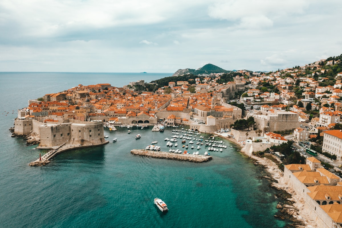 Dubrovnik - hradby a moře